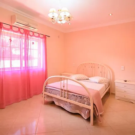Вилла Vila Lobana V6 - Free Wi Fi - Private Pool - Airco